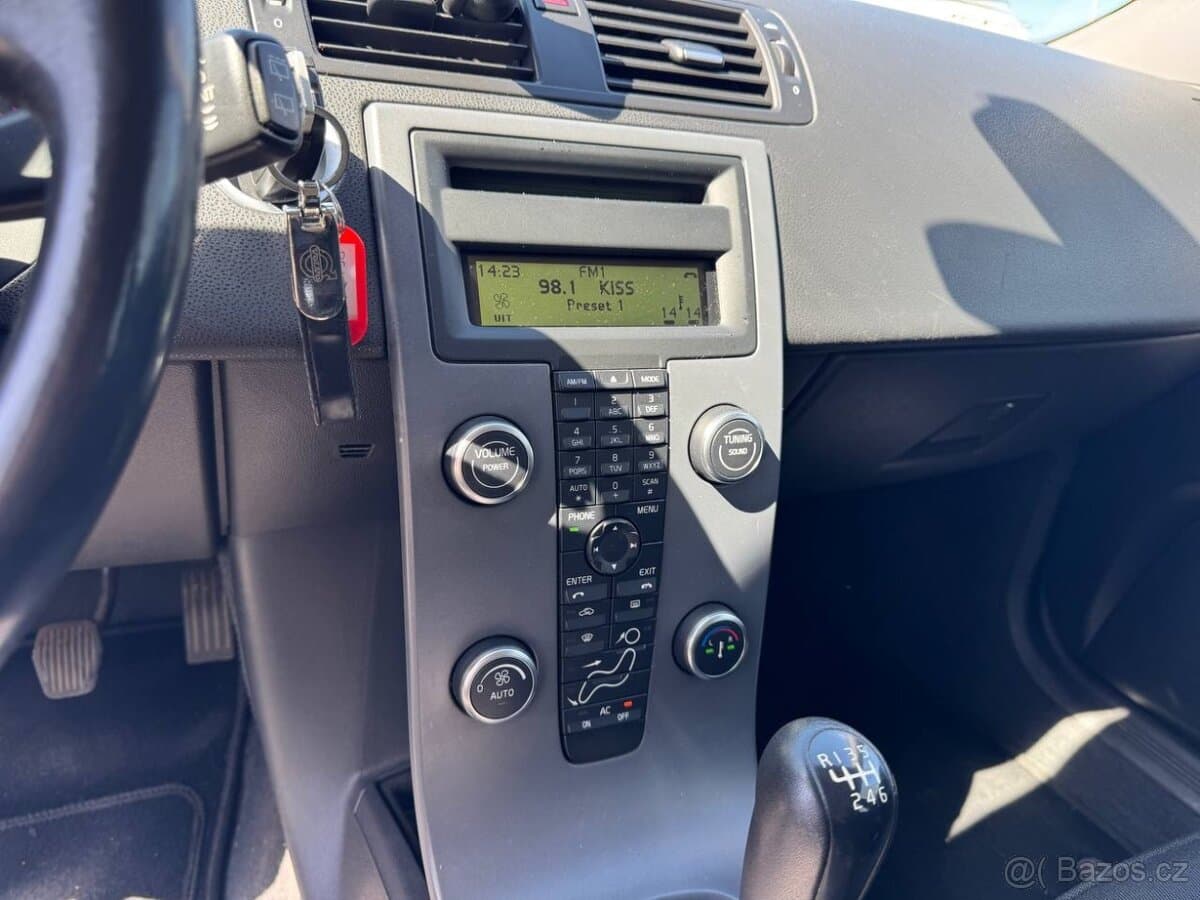 2011 Volvo V50 - 19