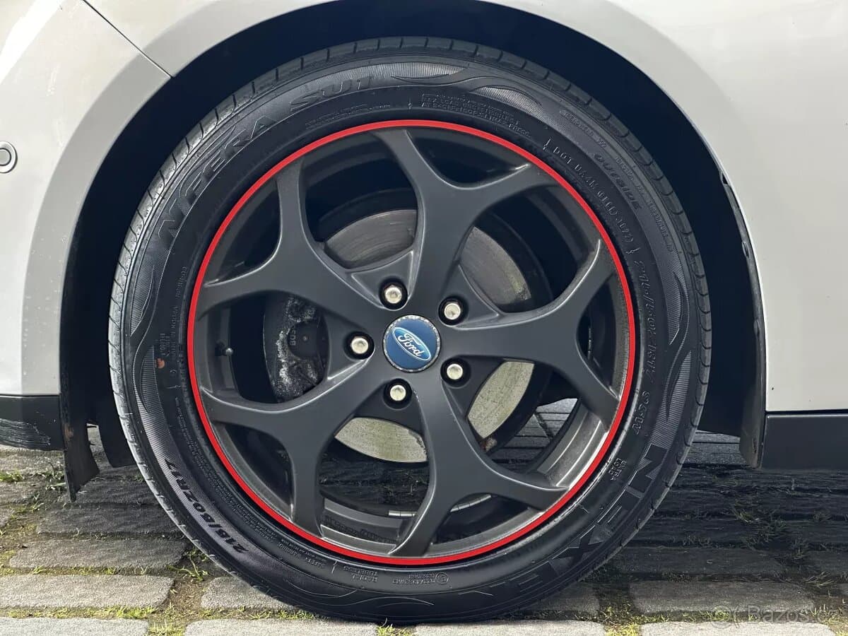 2012 Ford FOCUS - 19