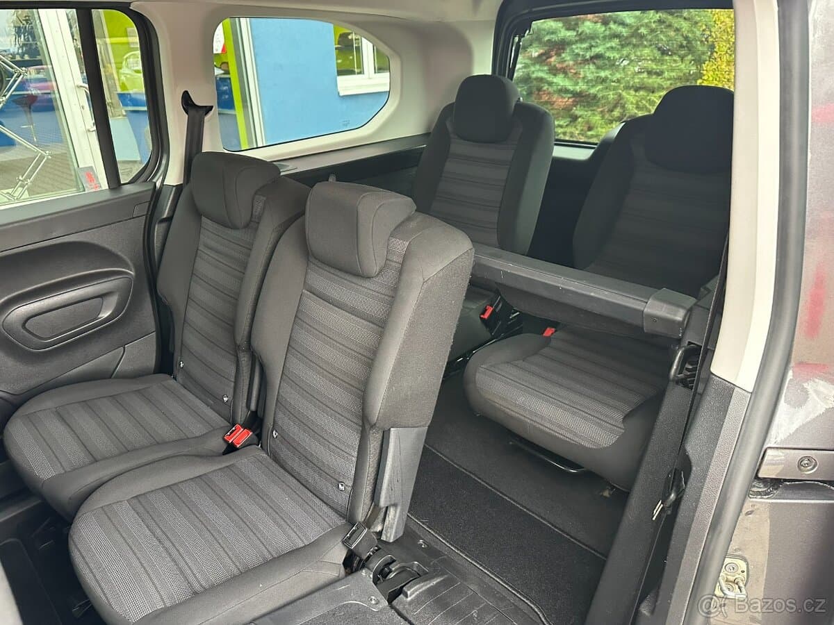 2019 Opel COMBO - 19