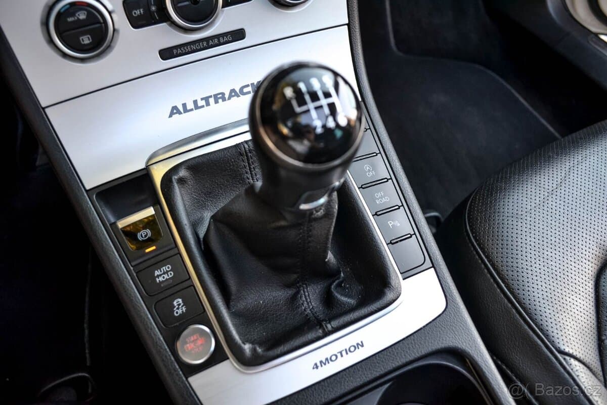 2012 Volkswagen PASSAT - 19