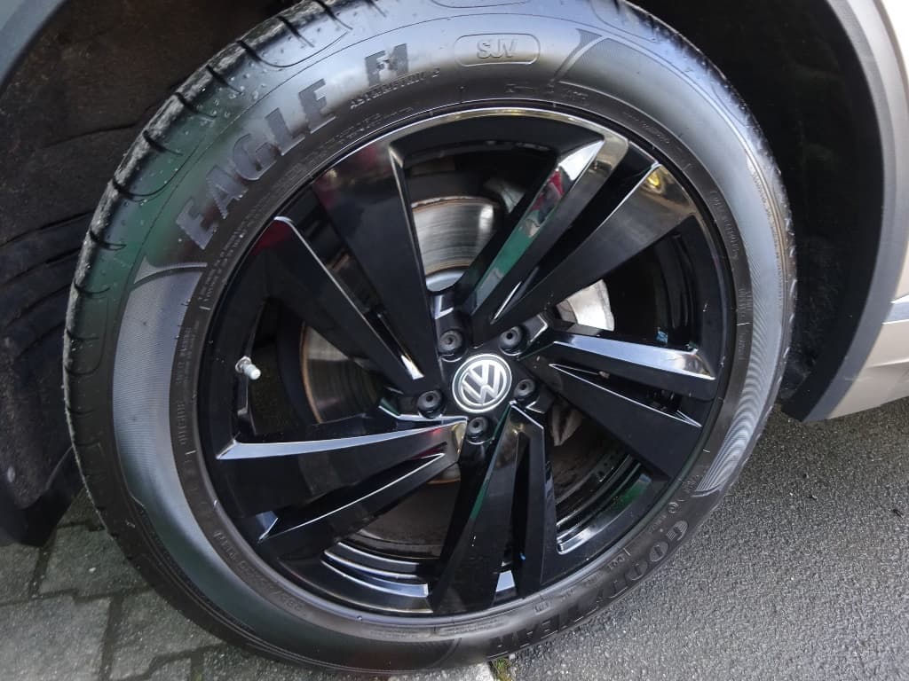 2019 Volkswagen TOUAREG - 19