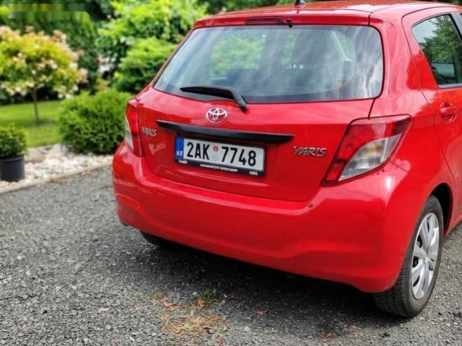 2013 Toyota YARIS - 19