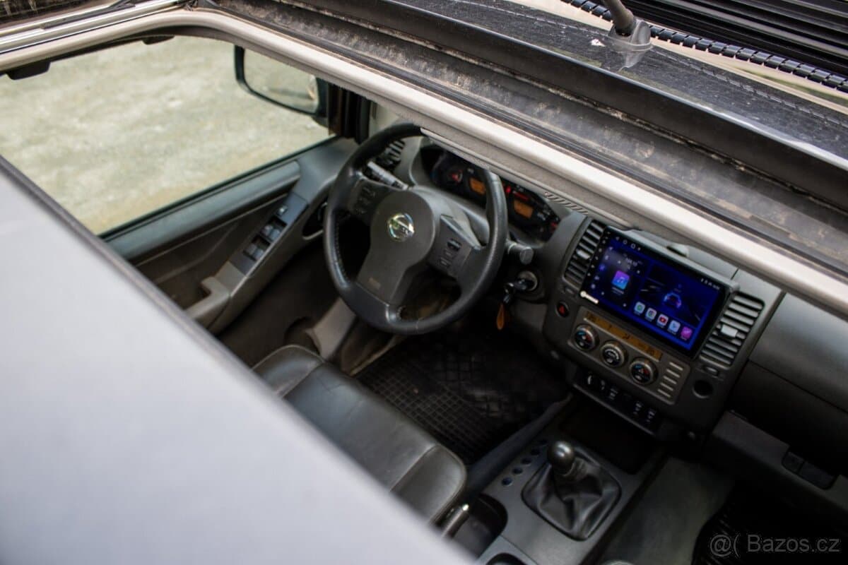 2009 Nissan NAVARA - 19