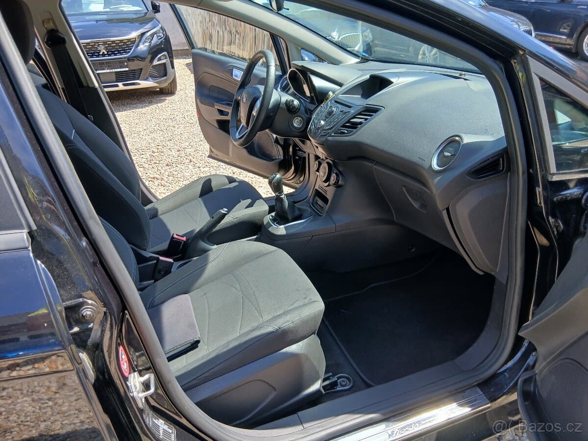 2013 Ford FIESTA - 19