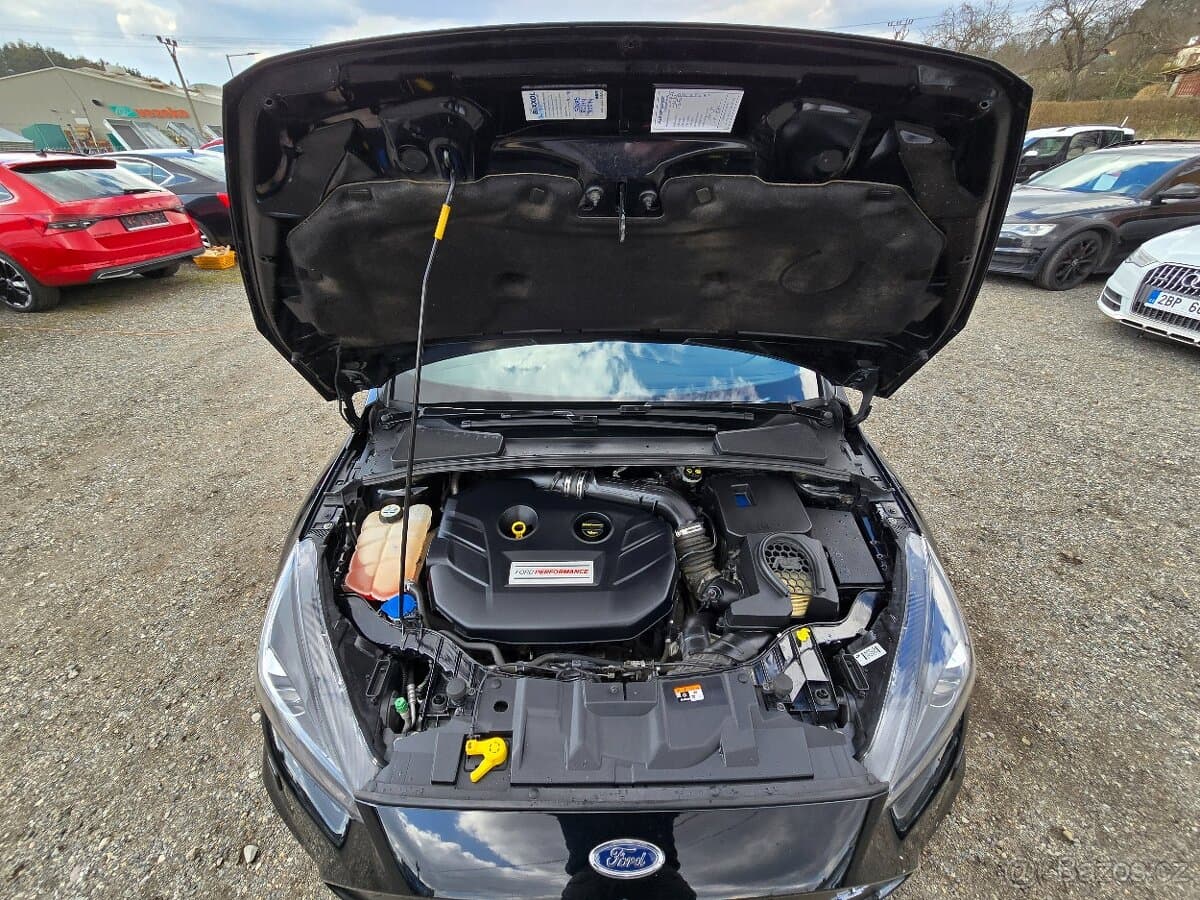 2017 Ford FOCUS - 19