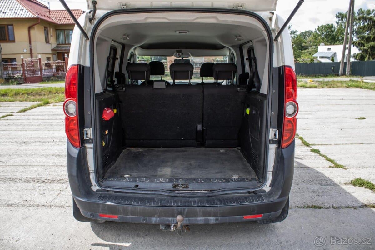2016 Opel COMBO - 19