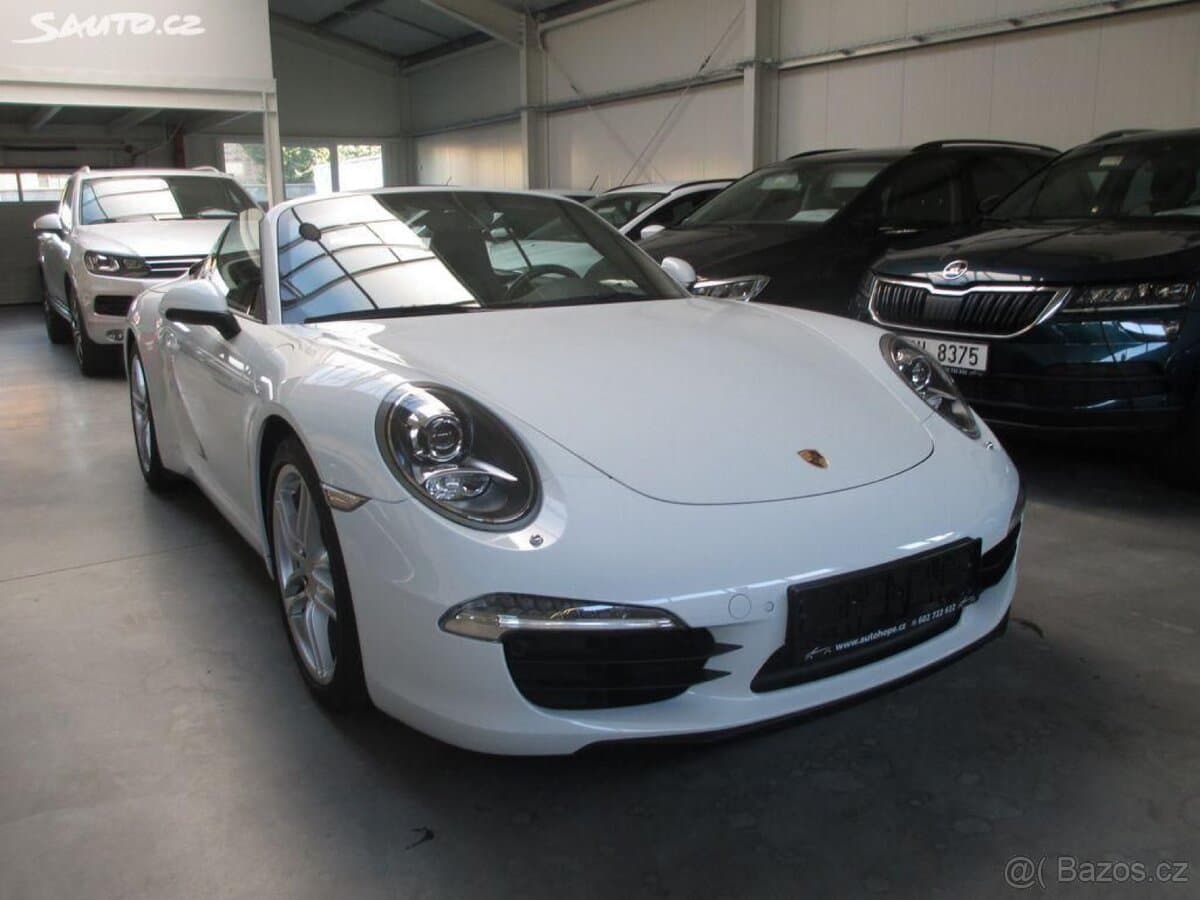 2015 Porsche 911 - 19