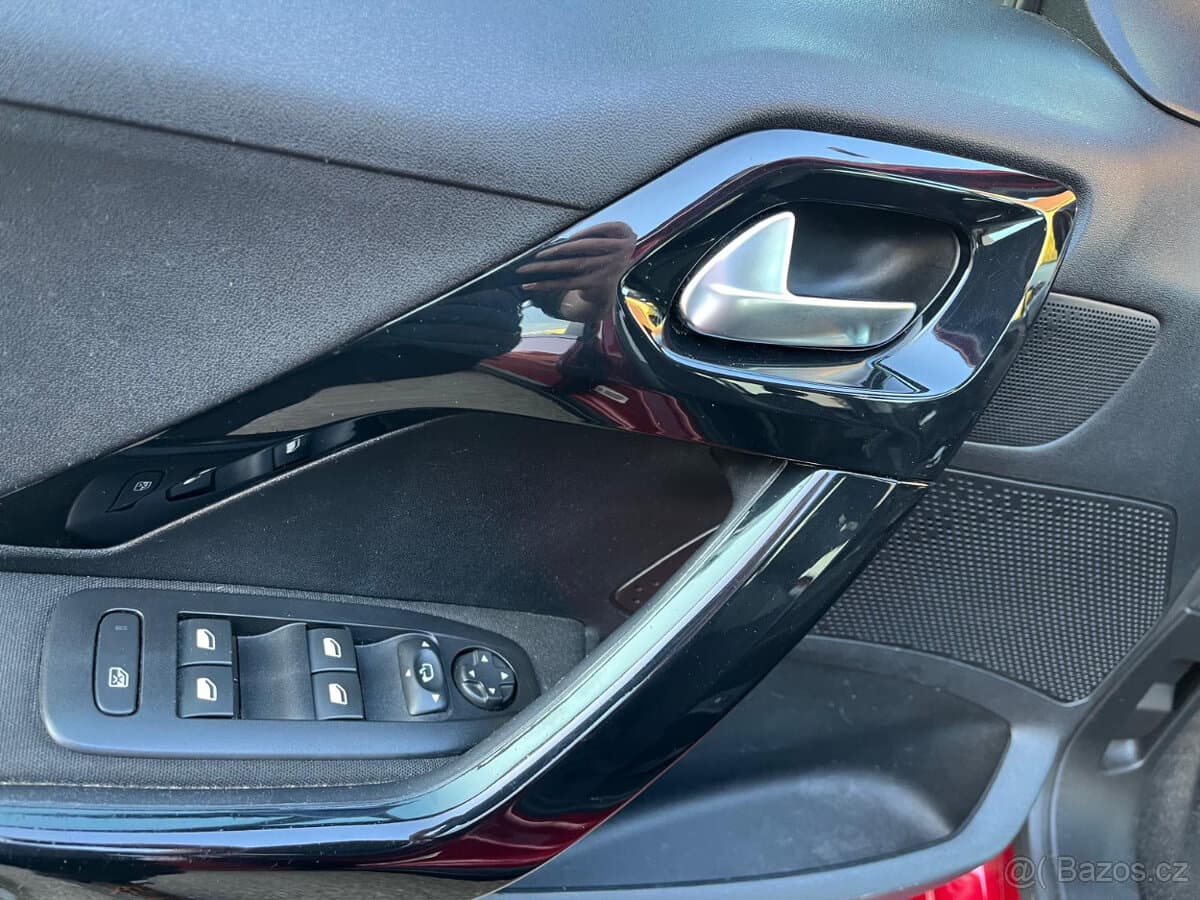 2019 Peugeot 2008 - 19