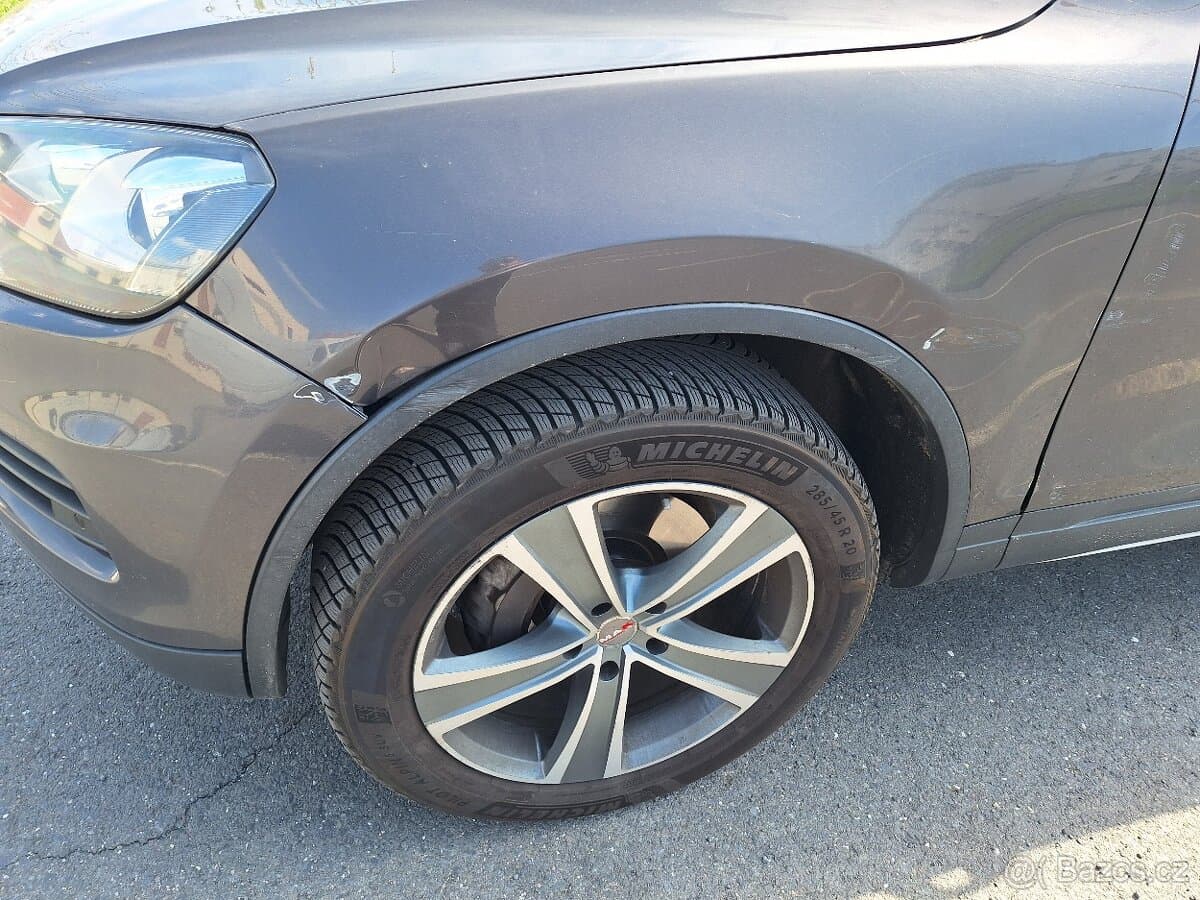 2011 Volkswagen TOUAREG - 19
