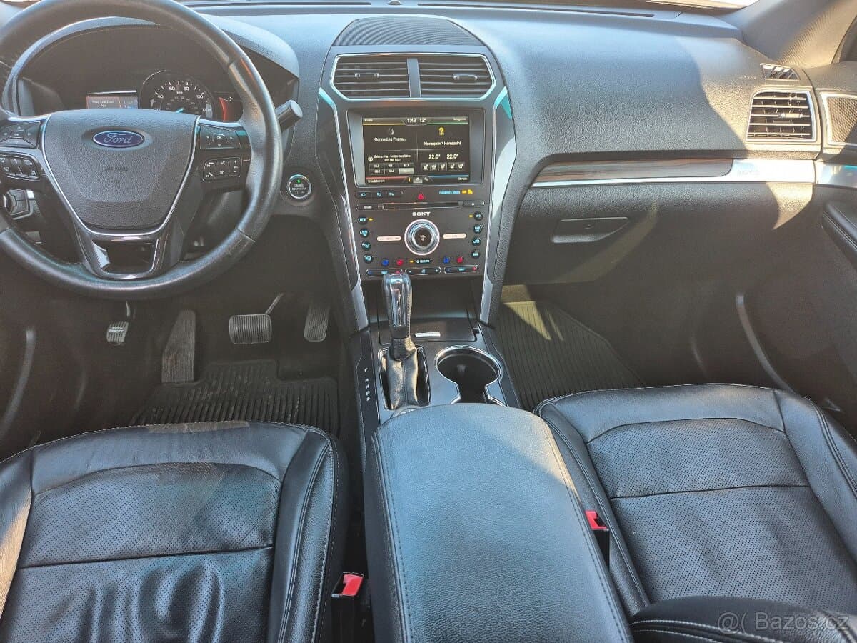 2015 Ford EXPLORER - 19