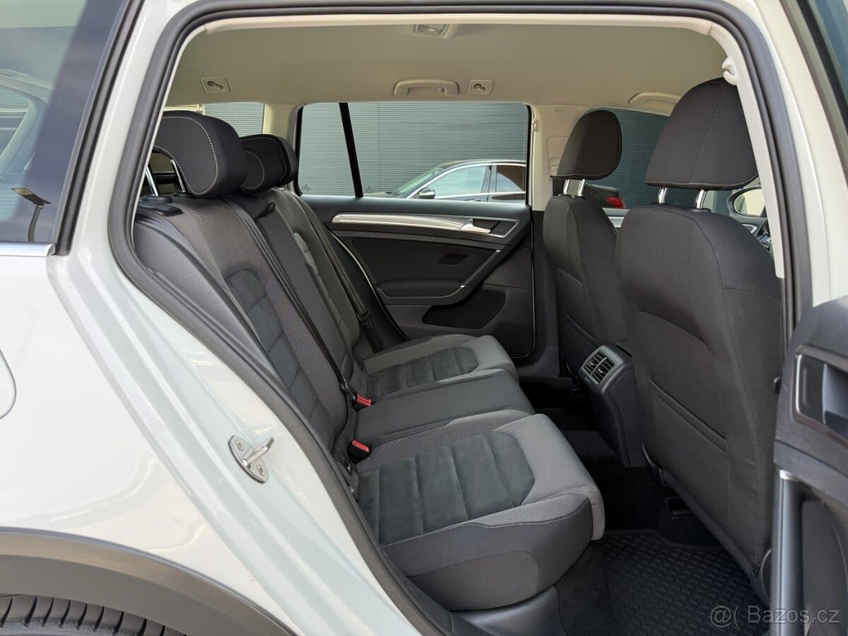 2019 Volkswagen GOLF - 19