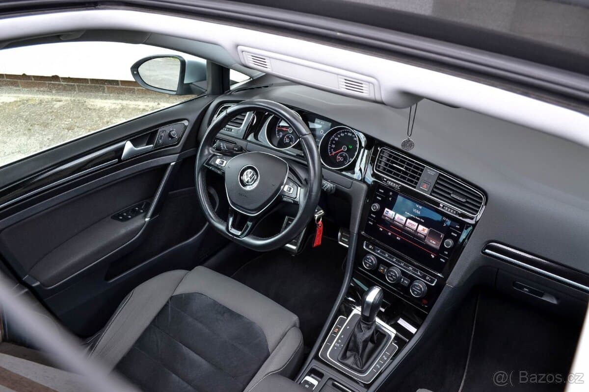 2016 Volkswagen GOLF - 19