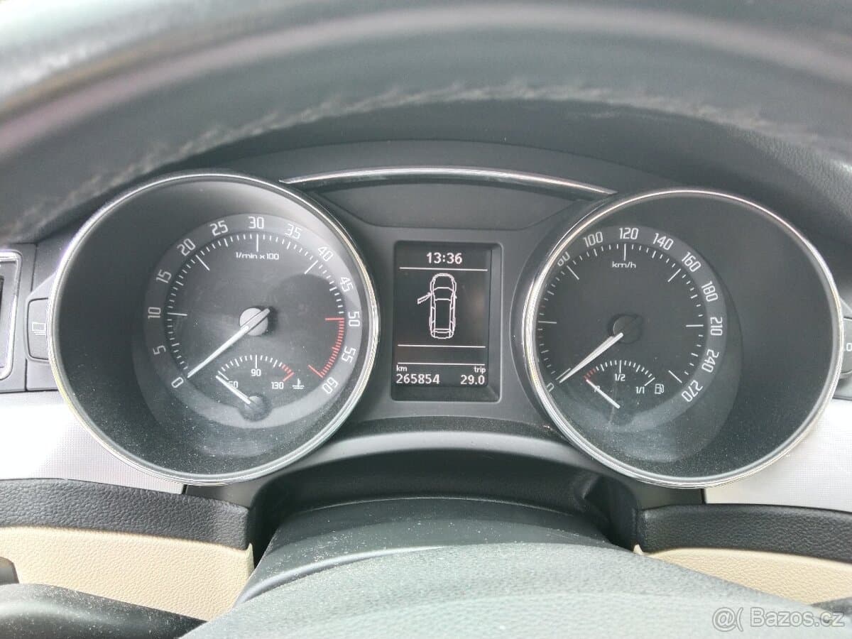 2012 Škoda SUPERB - 19