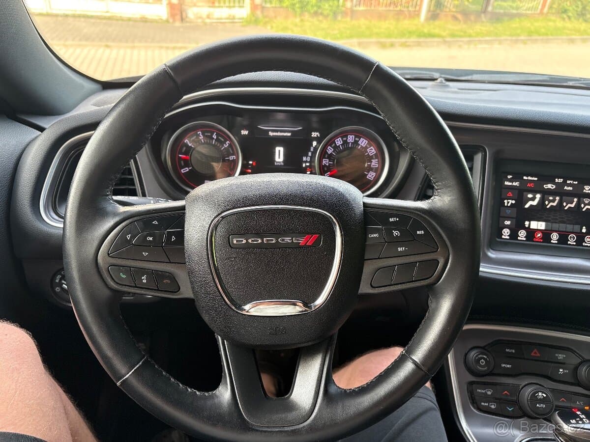 2020 Dodge CHALLENGER - 19