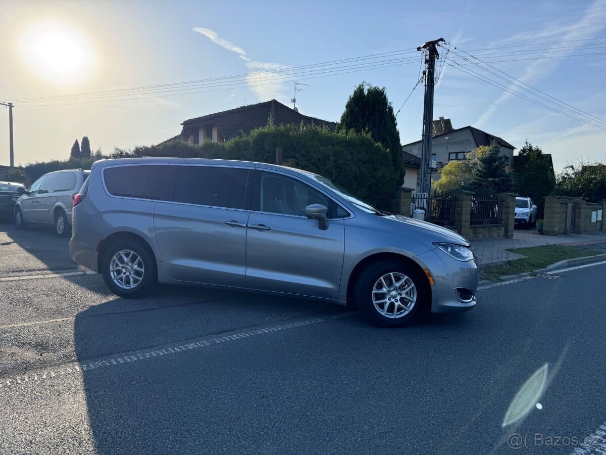 2020 Chrysler PACIFICA - 19