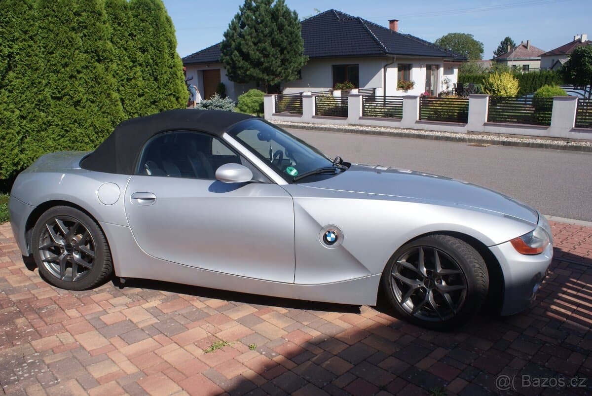 2004 BMW Z4 - 19