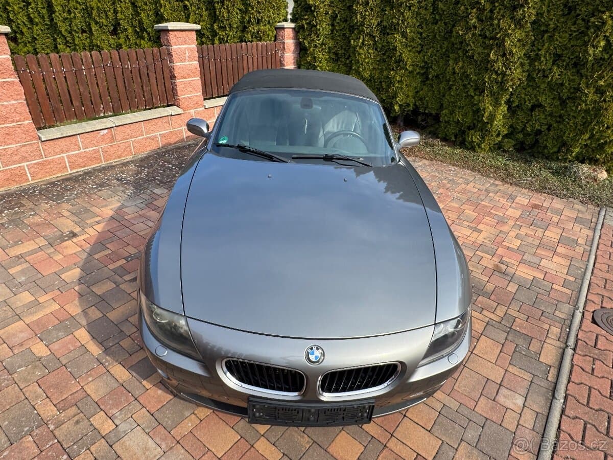2005 BMW Z4 - 19