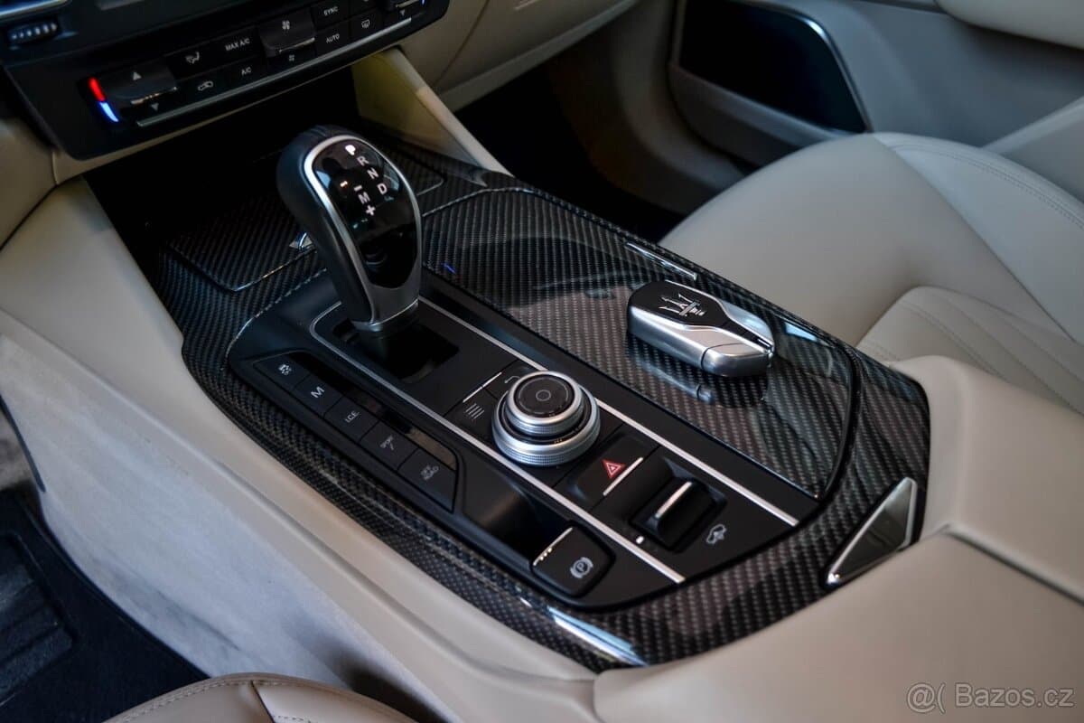 2017 Maserati LEVANTE - 19