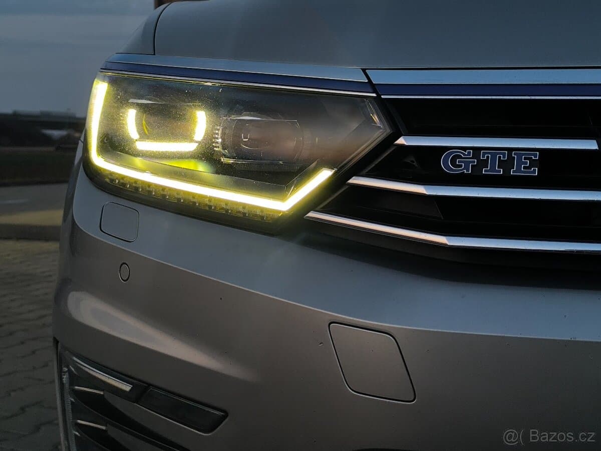 2016 Volkswagen PASSAT - 19