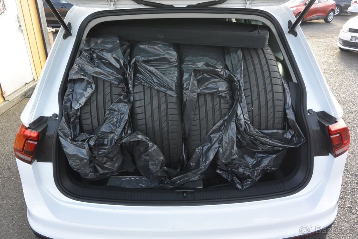 2017 Volkswagen TIGUAN - 19