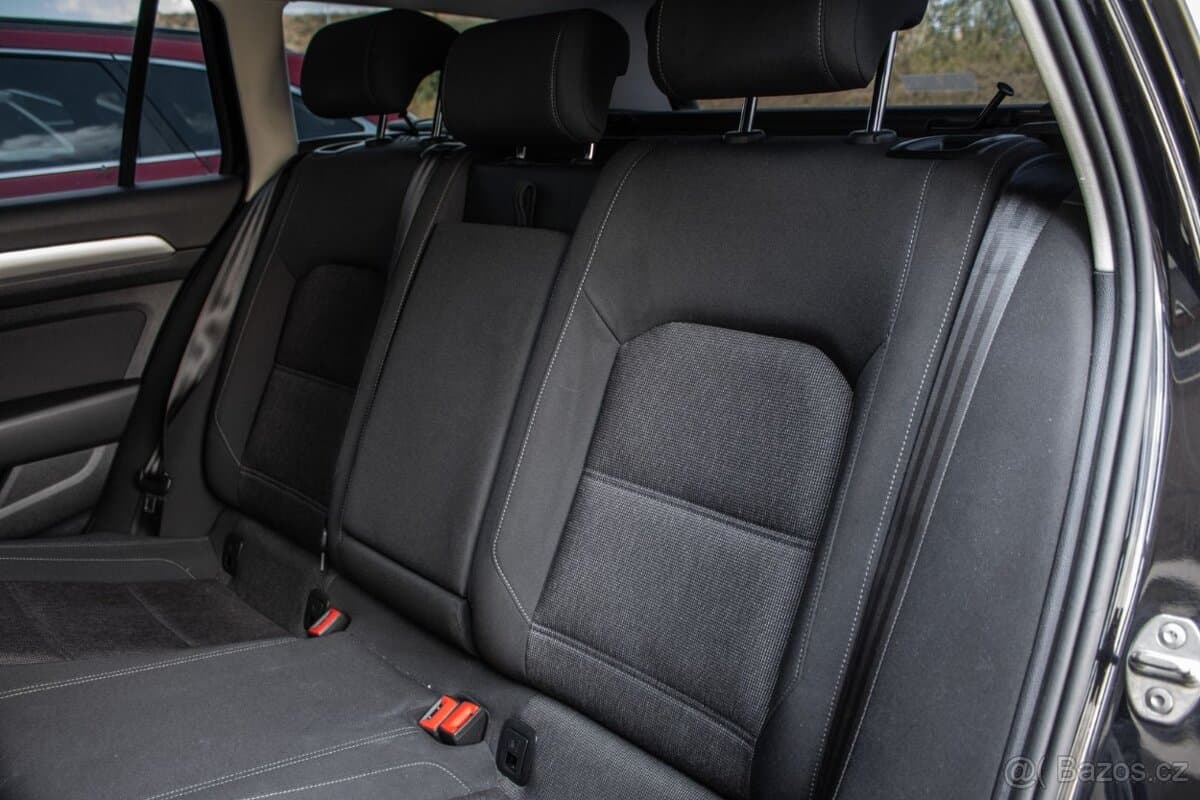 2016 Volkswagen PASSAT - 19