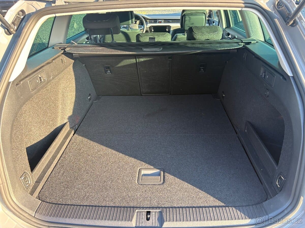 2022 Volkswagen PASSAT - 19