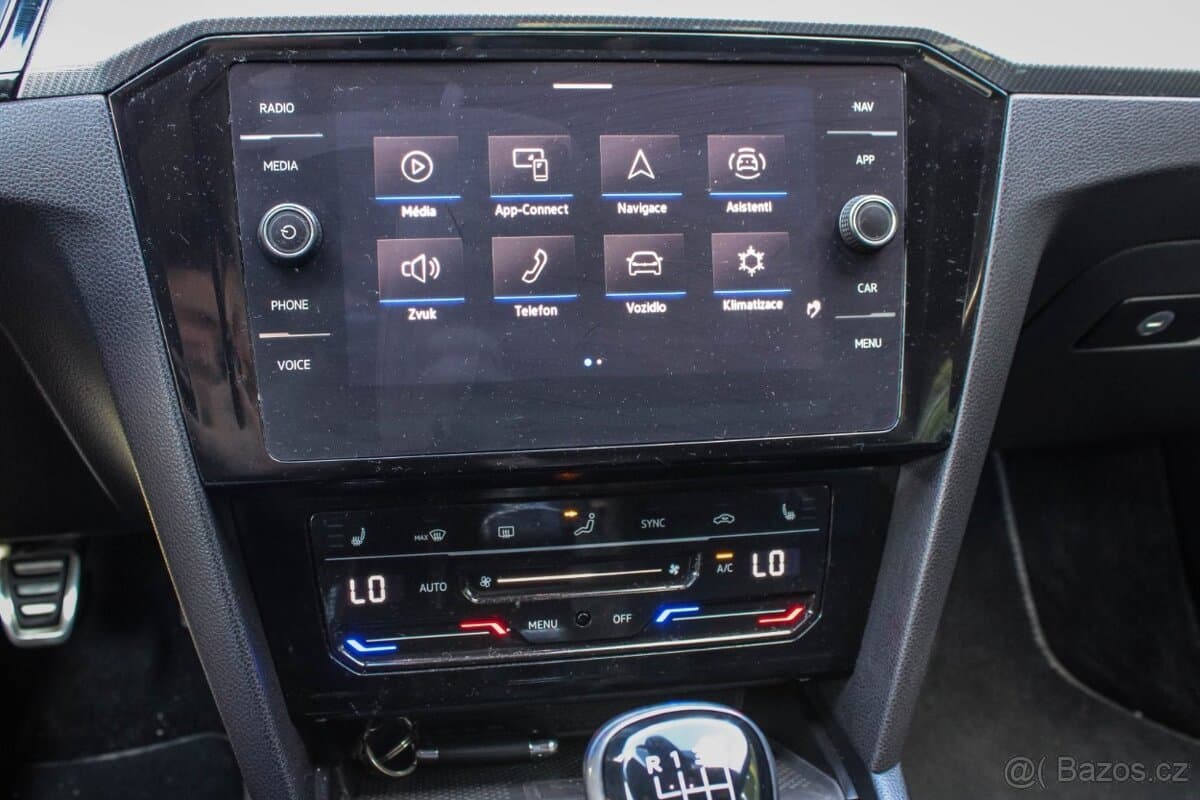 2020 Volkswagen PASSAT - 19