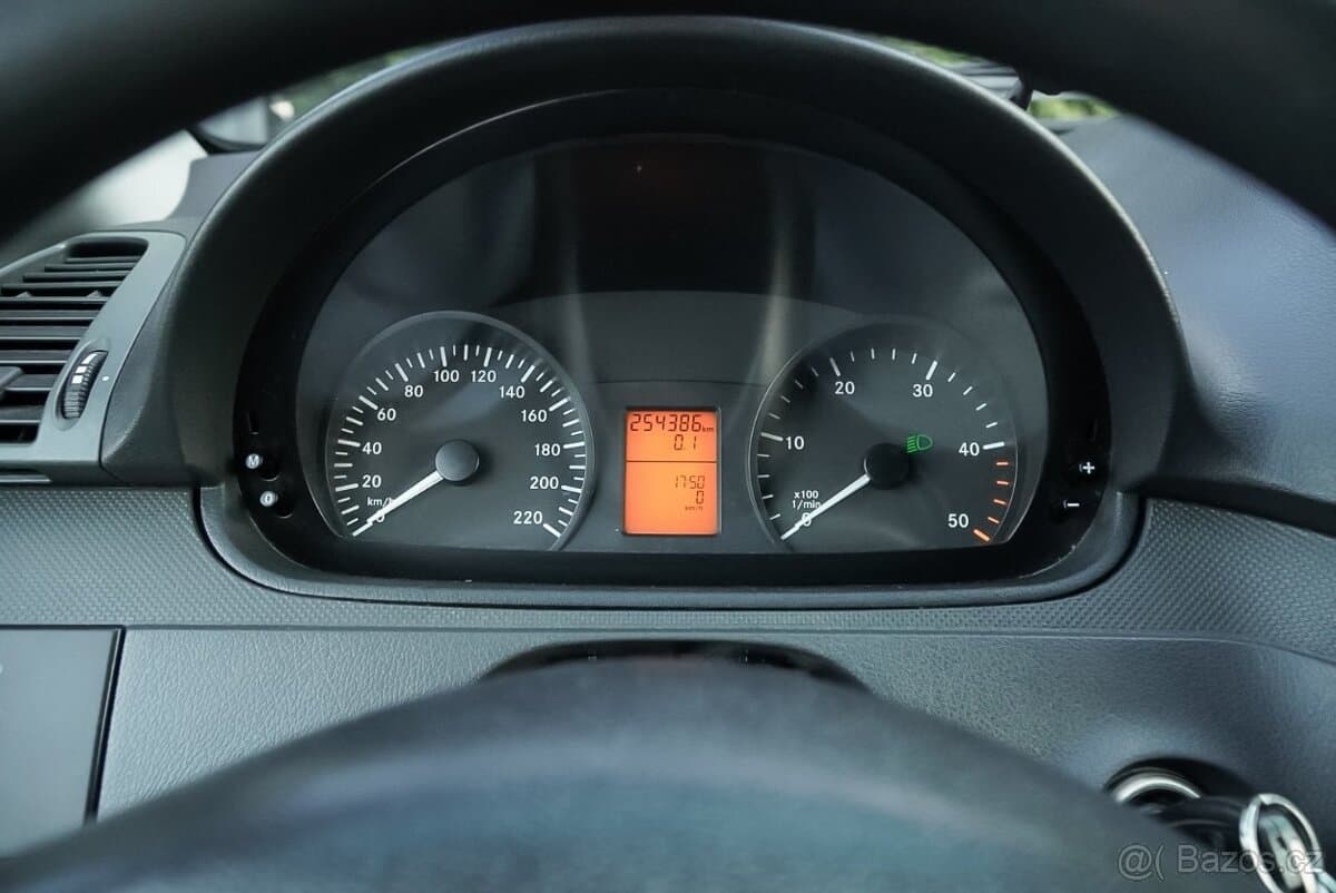 2012 Mercedes-Benz VITO - 19