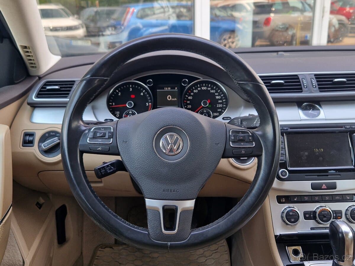 2012 Volkswagen PASSAT - 19