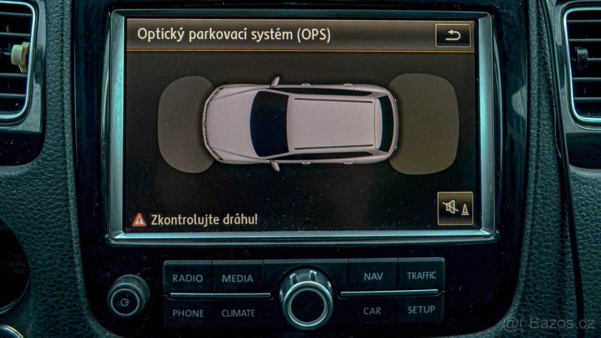 2011 Volkswagen TOUAREG - 19
