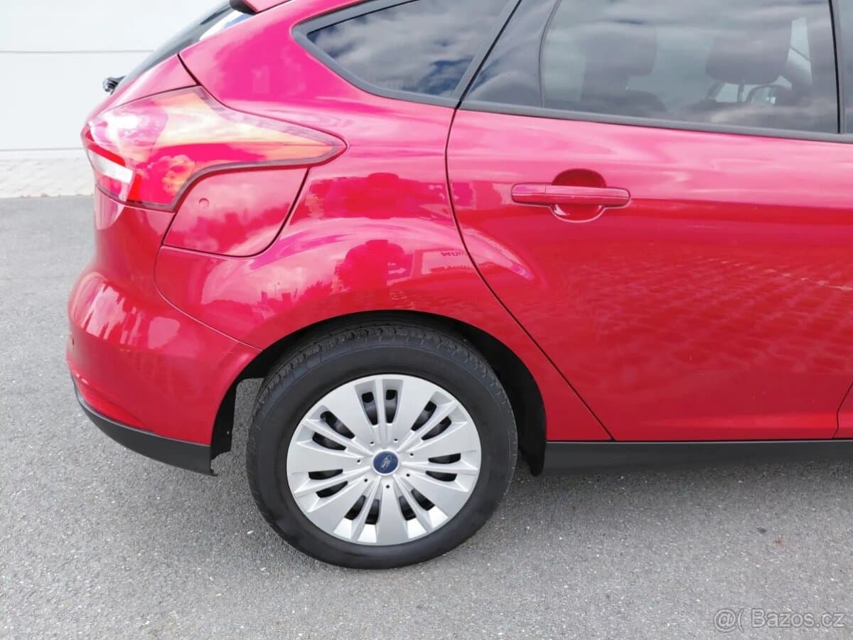 2017 Ford FOCUS - 19