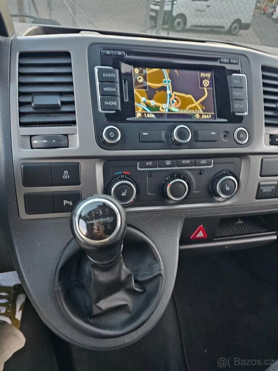 2012 Volkswagen MULTIVAN - 19