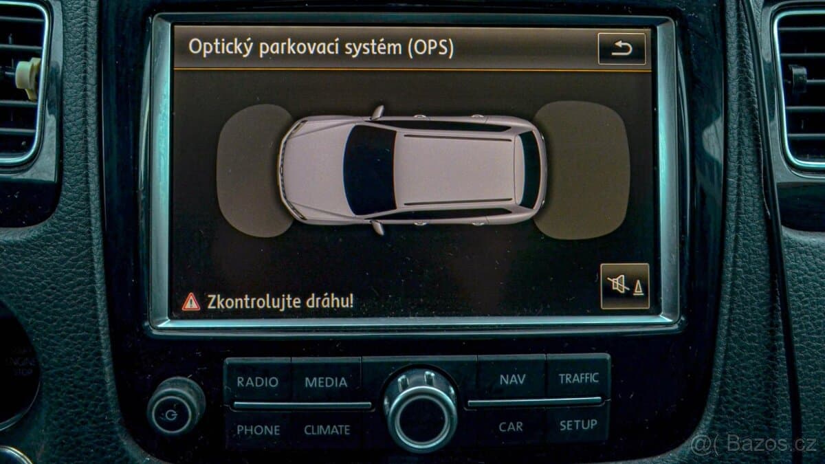 2011 Volkswagen TOUAREG - 19
