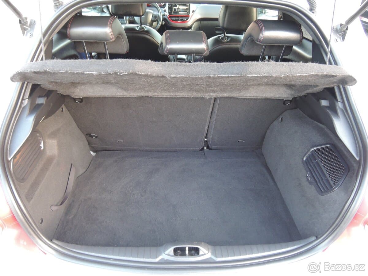 2013 Peugeot 208 - 19