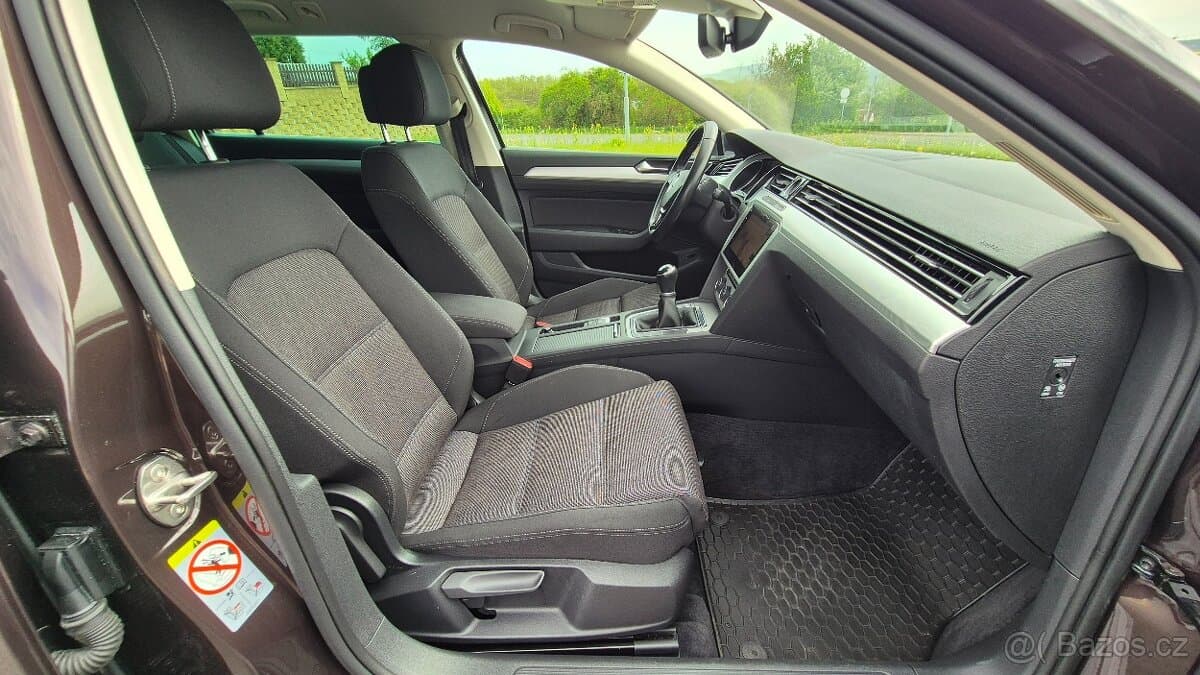 2019 Volkswagen PASSAT - 19