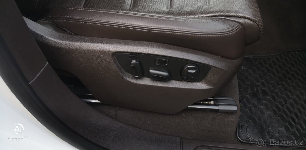2013 Volkswagen TOUAREG - 19