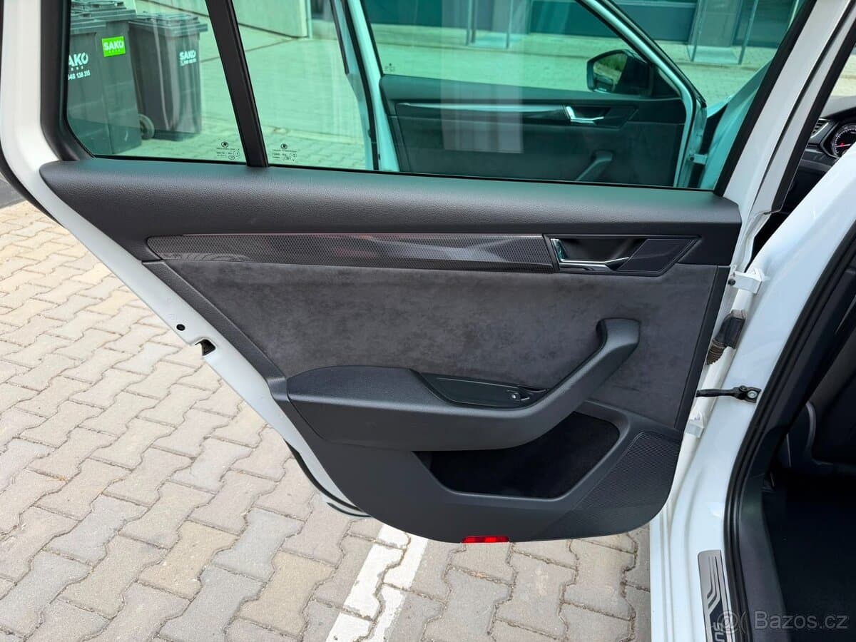 2019 Škoda SUPERB - 19