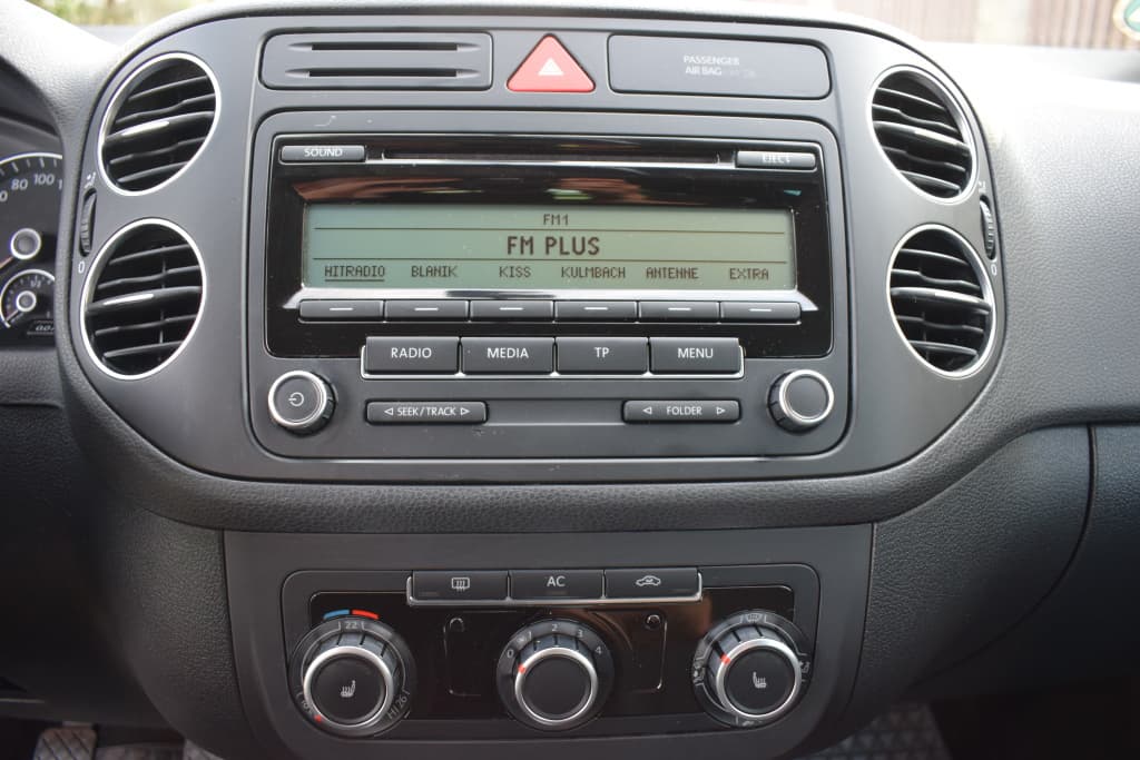 2010 Volkswagen GOLF - 19