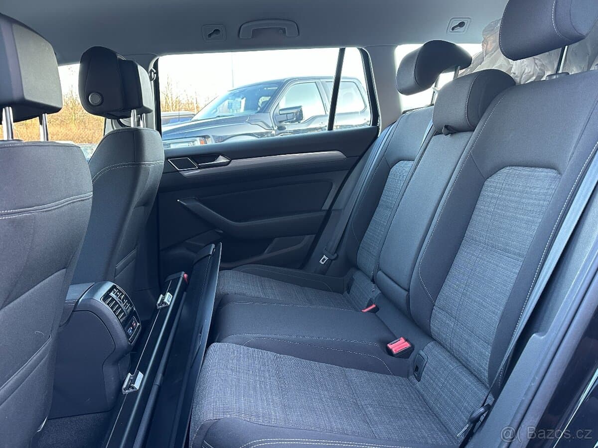2021 Volkswagen PASSAT - 19