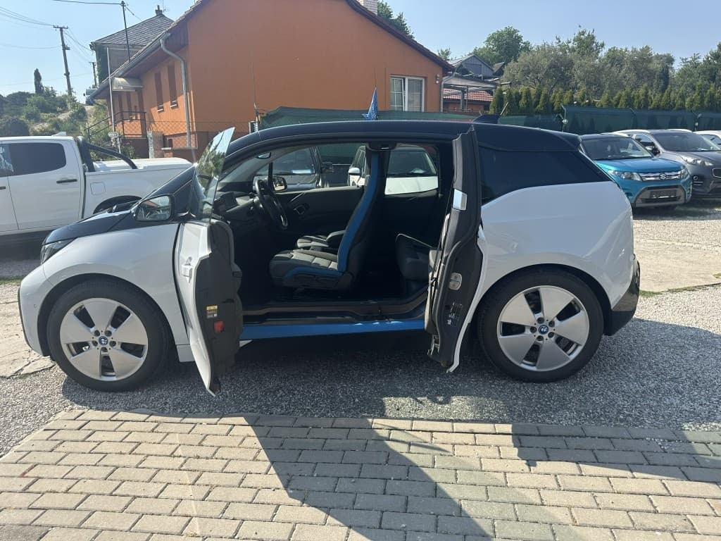 2021 BMW i3 - 19