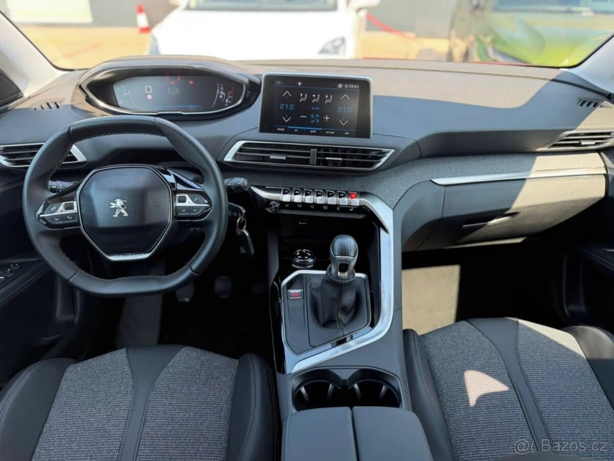 2019 Peugeot 3008 - 19