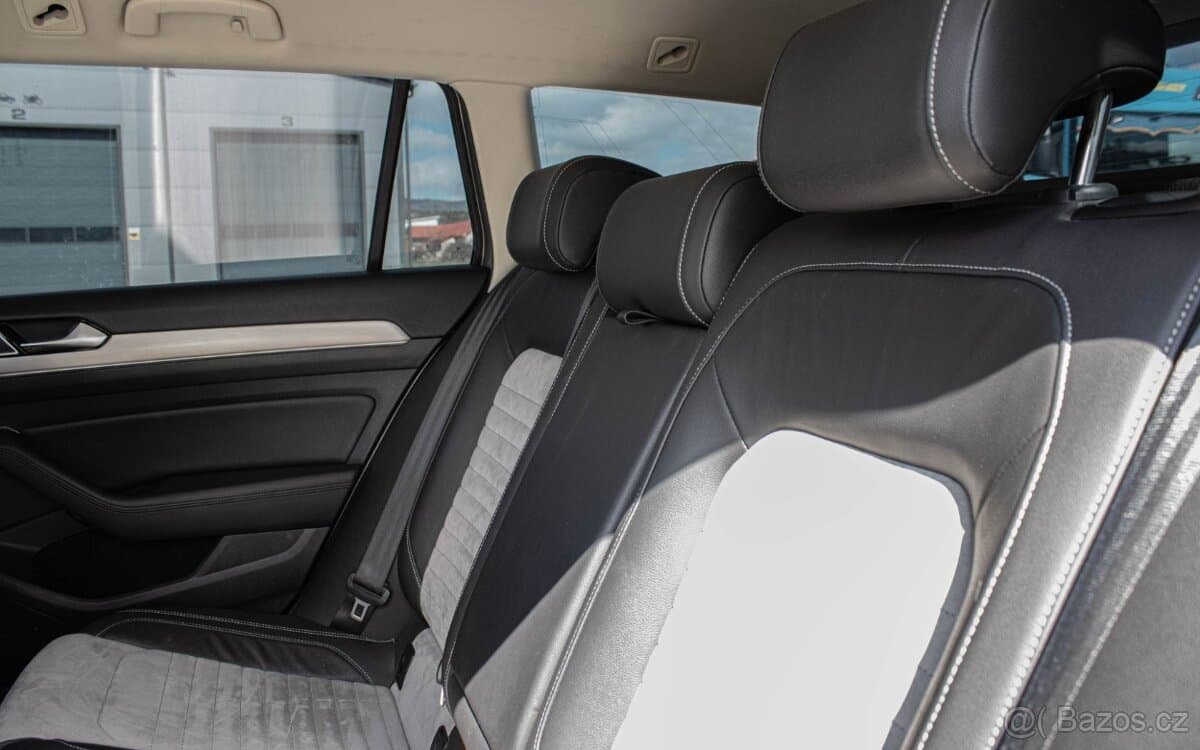 2016 Volkswagen PASSAT - 19