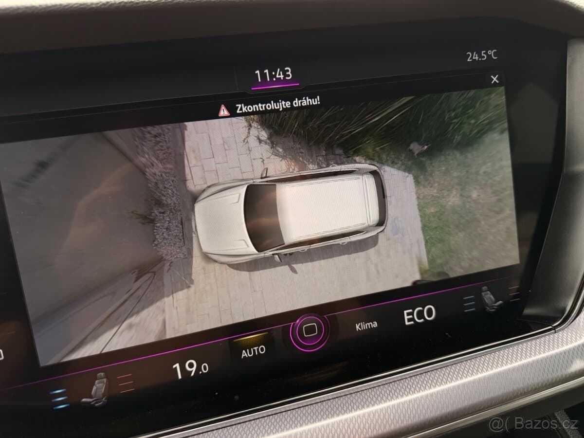 2022 Volkswagen TOUAREG - 19