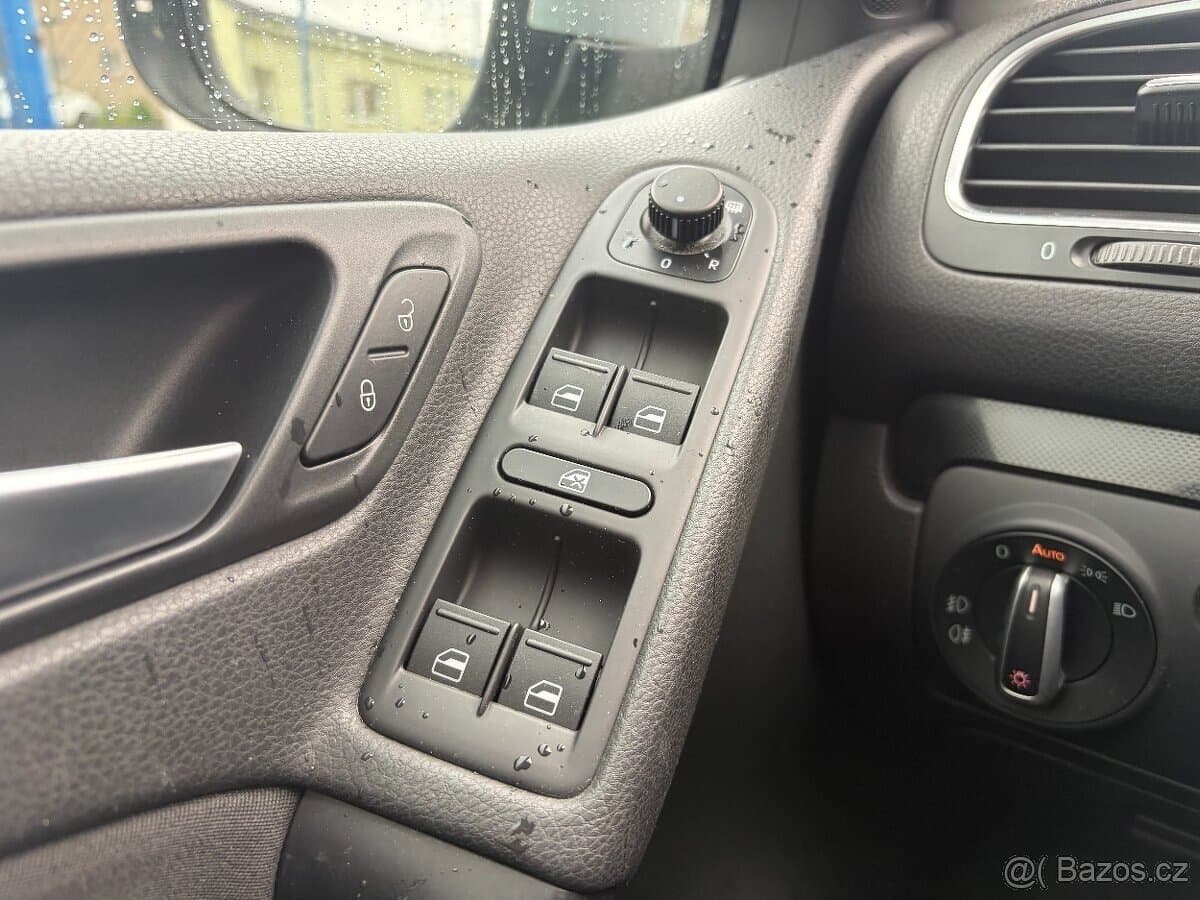 2009 Volkswagen GOLF - 19