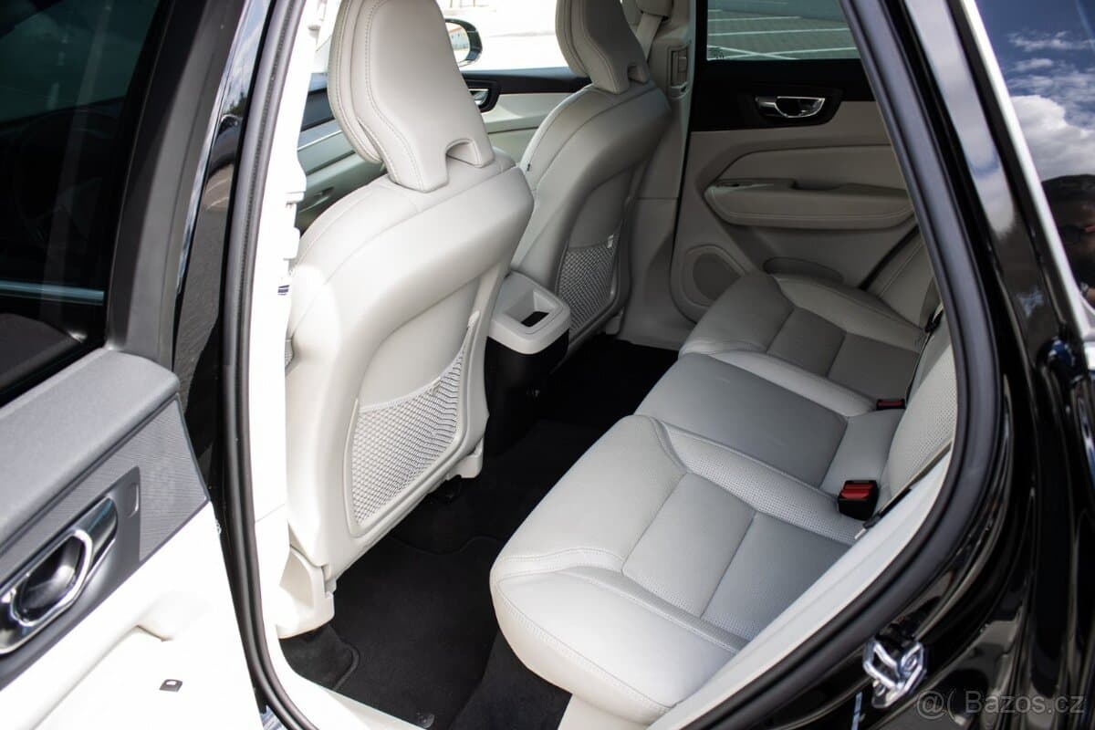 2019 Volvo XC60 - 19
