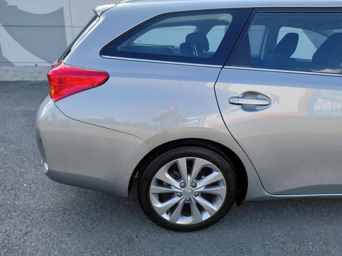 2013 Toyota AURIS - 19