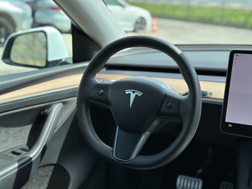 2023 Tesla MODEL Y - 19