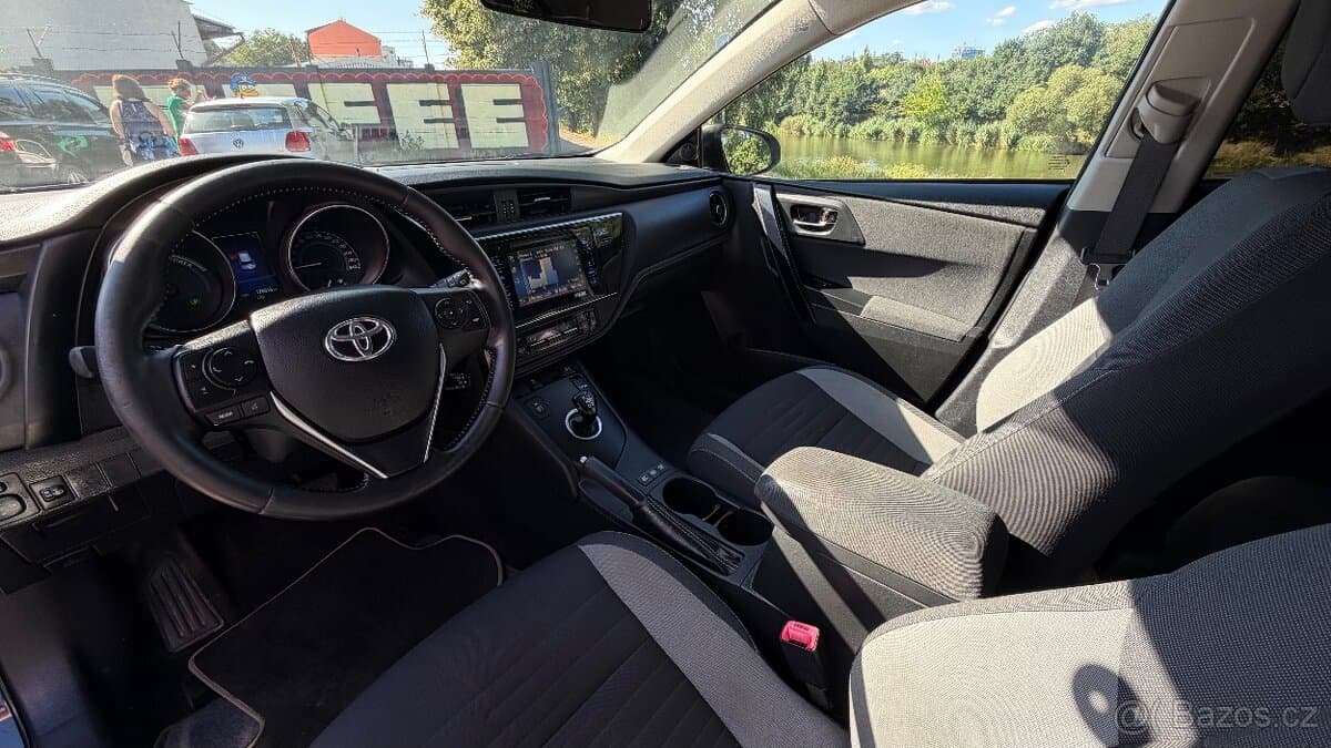 2016 Toyota AURIS - 19
