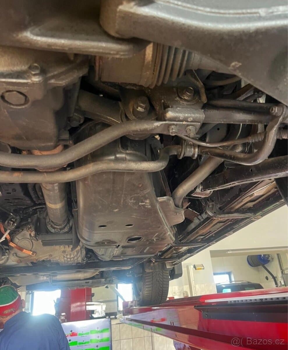 2009 Mitsubishi PAJERO - 19