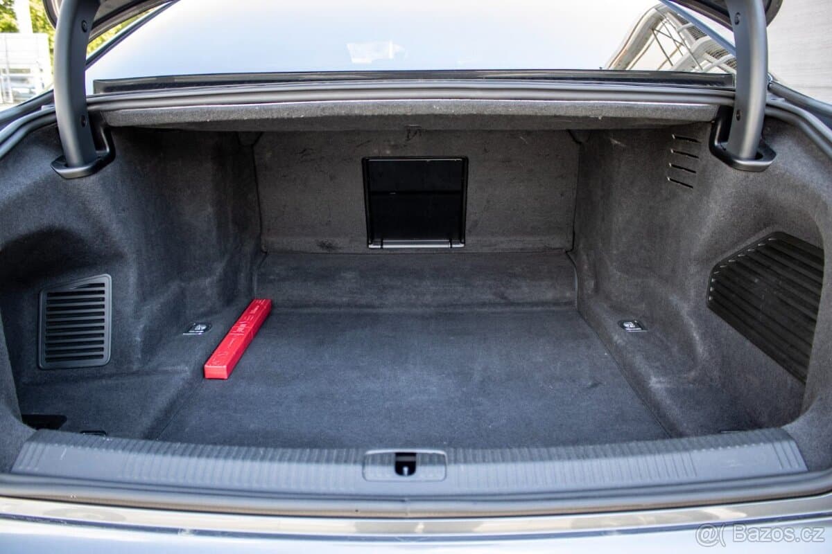 2019 Audi A8 - 19
